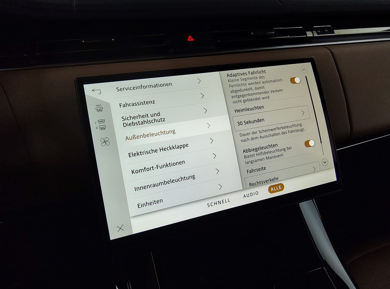 LAND ROVER Range Rover Sport D250 Dynamic SE Black Pano AHK – Bild 34