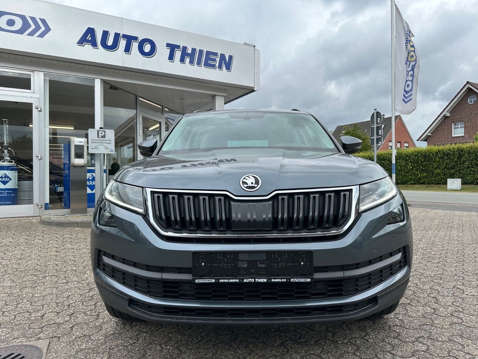 Fahrzeugabbildung SKODA Kodiaq 1.5 TSI Ambition LED/Navi/SHZG/18"