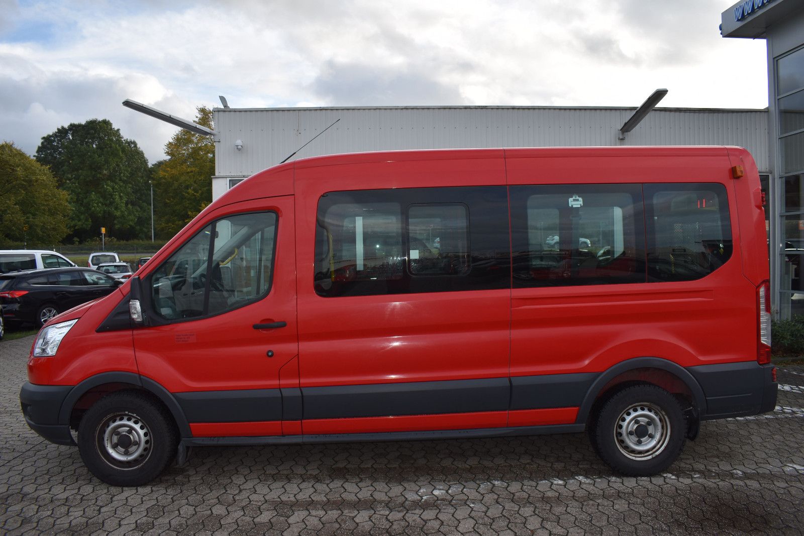 Fahrzeugabbildung Ford Transit Kombi 350 L3 Behindertengerecht *1506