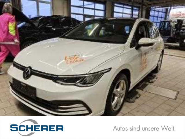 Volkswagen Golf VIII Life 1.5 eTSI DSG PANO NAVI CARPLAY SH