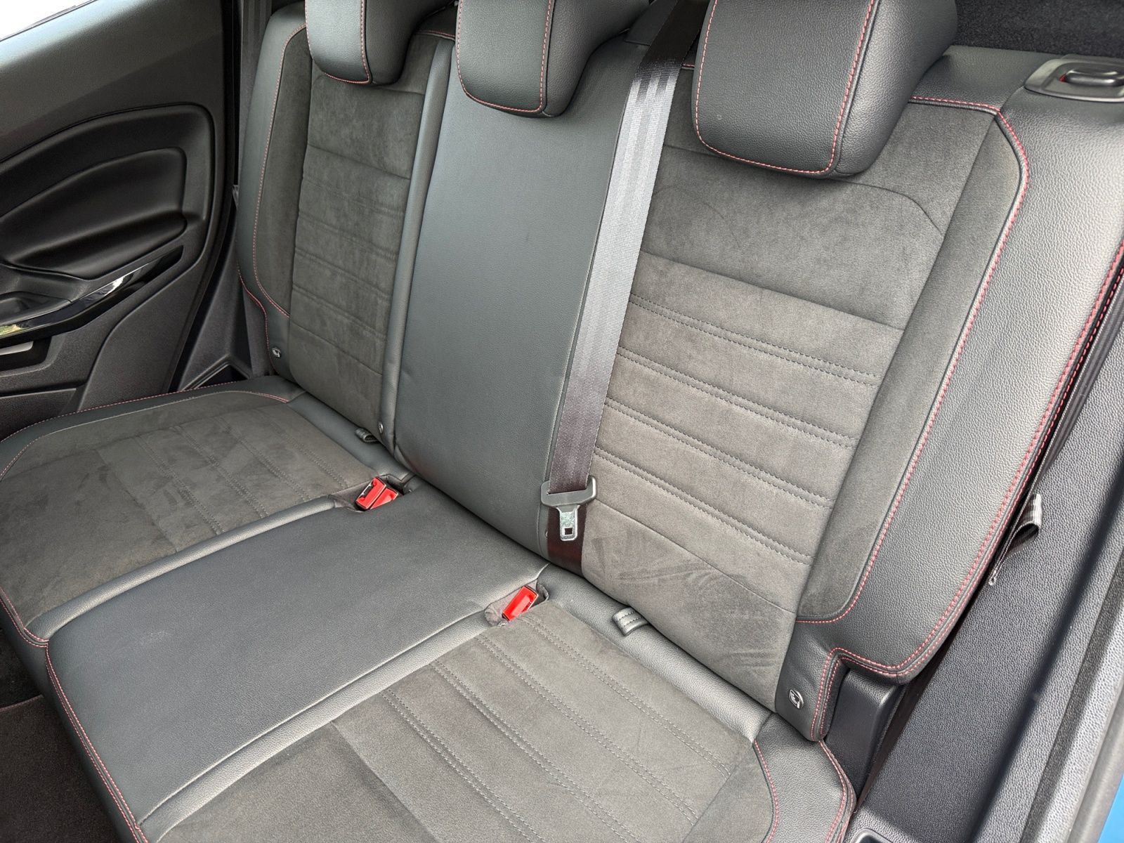 Fahrzeugabbildung Ford EcoSport 1.0 EcoBoost ST-Line RFK 1.HAND TEMPO