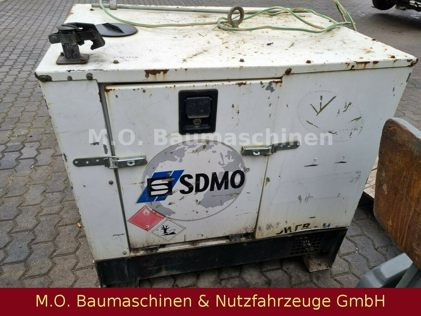 Fahrzeugabbildung Andere SDMO DR 10 KVA /