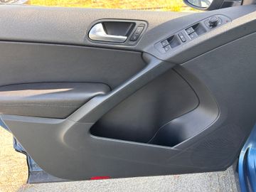 Volkswagen Tiguan - 11