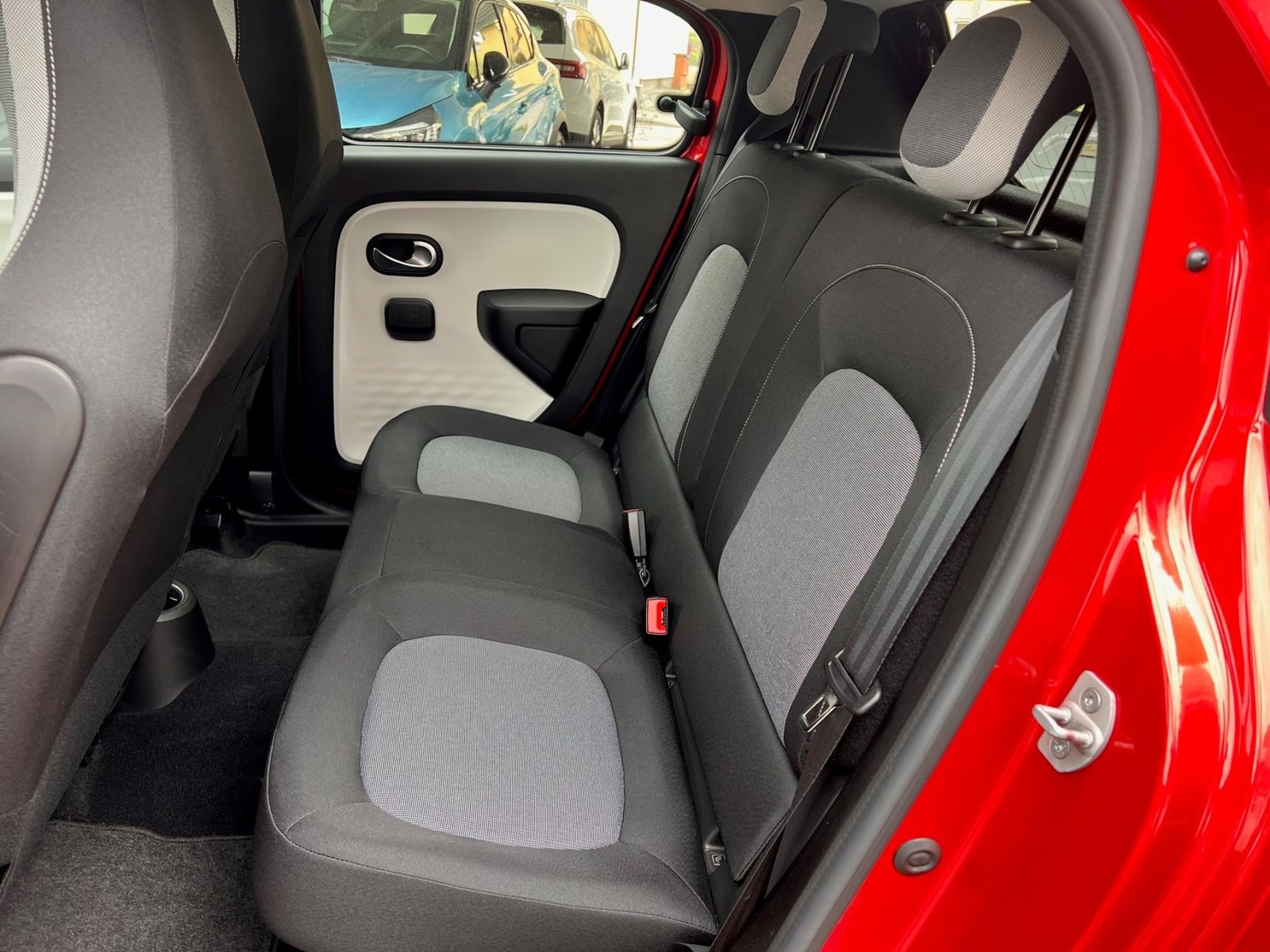 Fahrzeugabbildung Renault Twingo Limited SCE 75 Klima SHZ Freispr.
