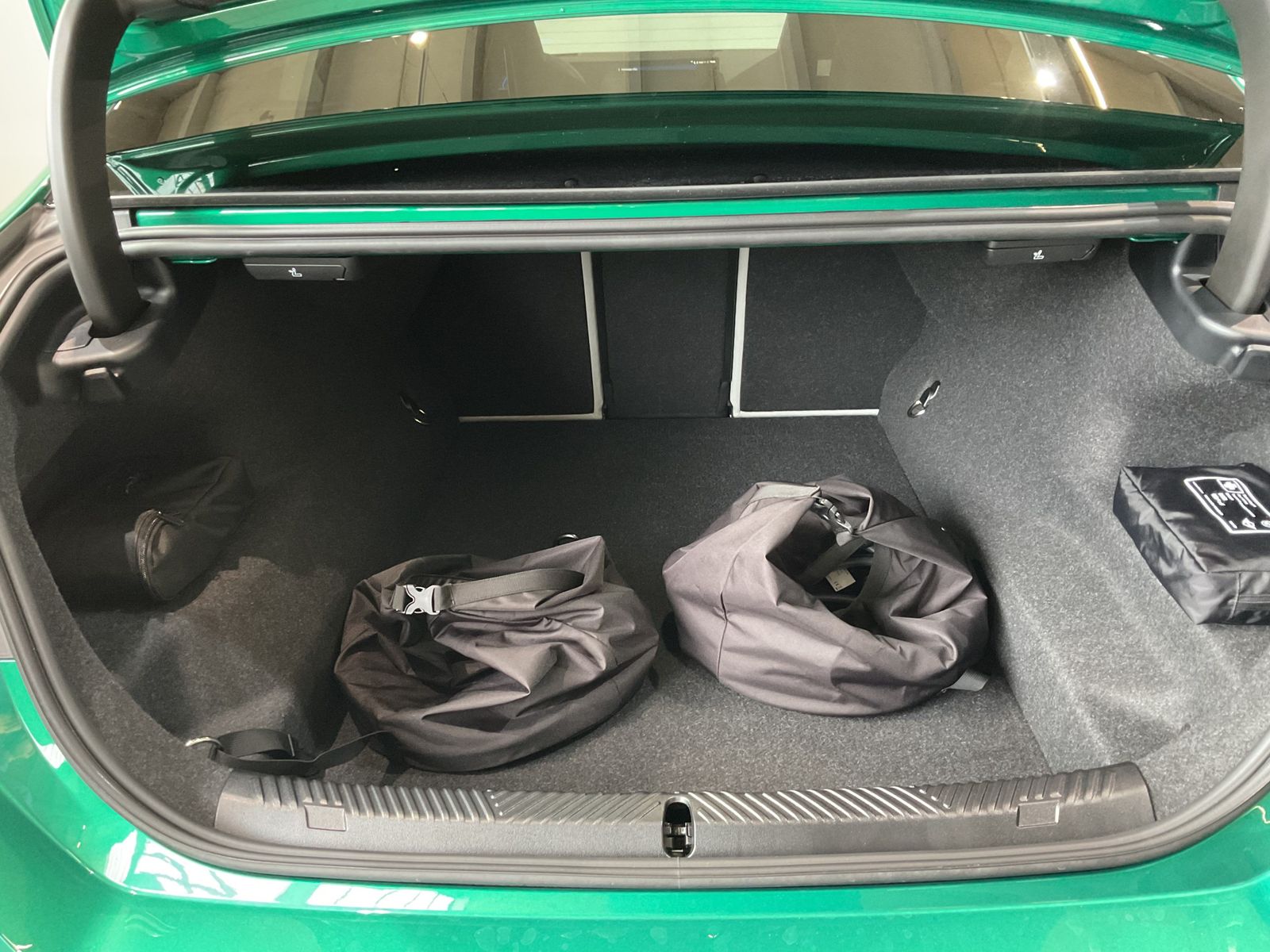 Fahrzeugabbildung BMW M5 Limousine Sitzlüftung, M Carbon-Keramik-Brems