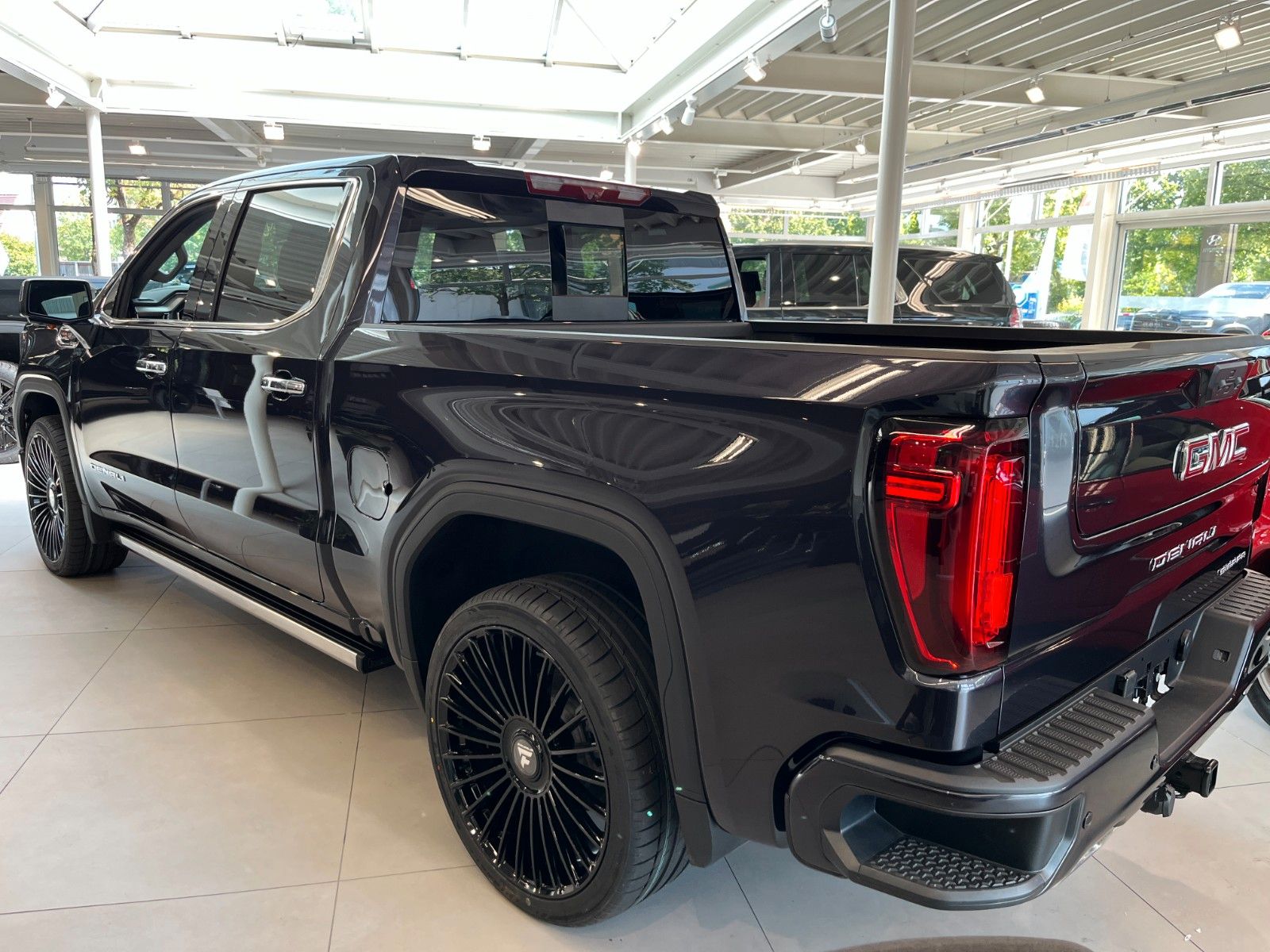 Fahrzeugabbildung GMC Sierra 1500 Denali 6.2 LPG*HeadUp*360°