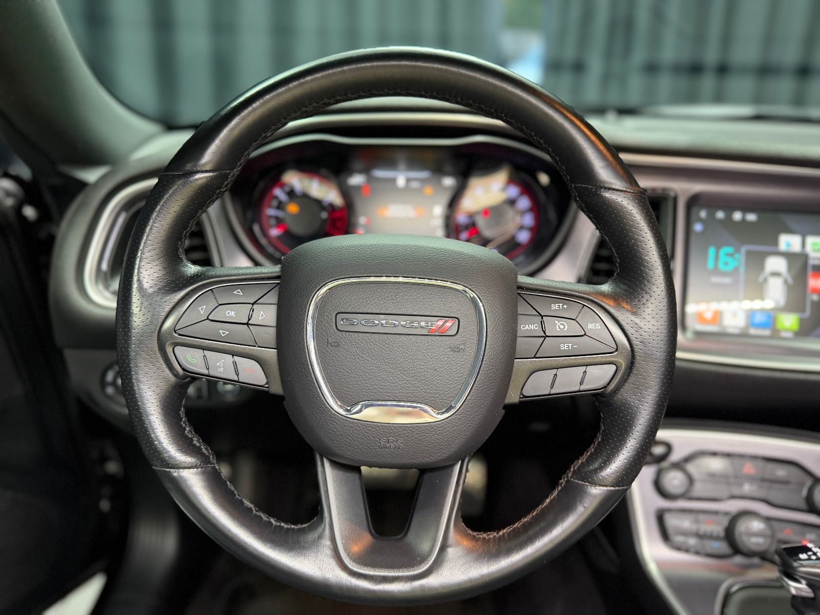 Fahrzeugabbildung Dodge Challenger 5.7 RT|LEDER|NAVI|SCHIEBEDACH|