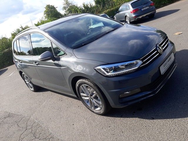 Fahrzeugabbildung Volkswagen Touran 4All 2.0TDI DSG Pano AHK 7-Sitzer Navi