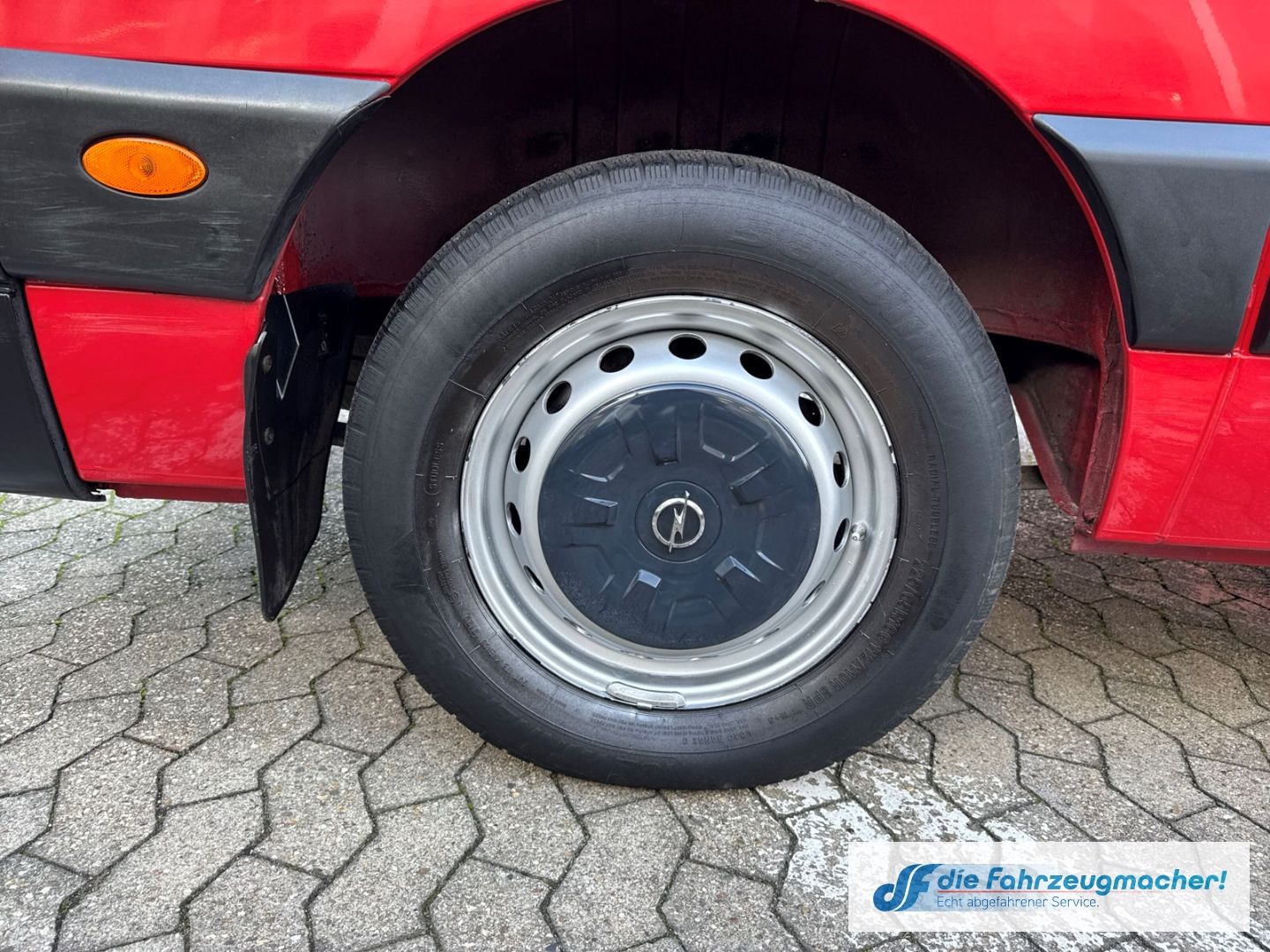Fahrzeugabbildung Opel Movano PDC BT el.SP ABS Berganfahrass. *8078