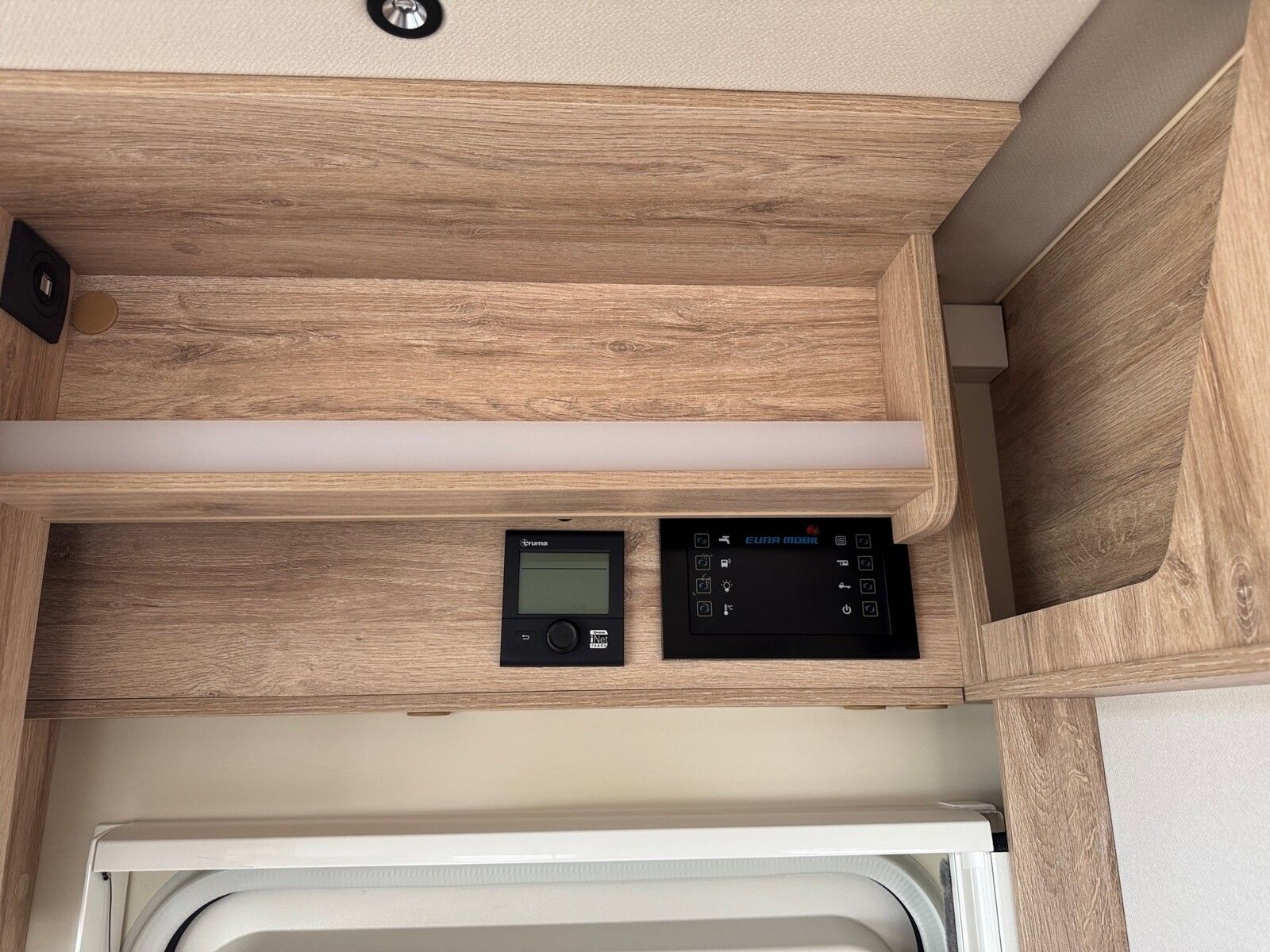 Fahrzeugabbildung Eura Mobil Profila RS PRS 695 EB Dachklima/Mondial/Lithium