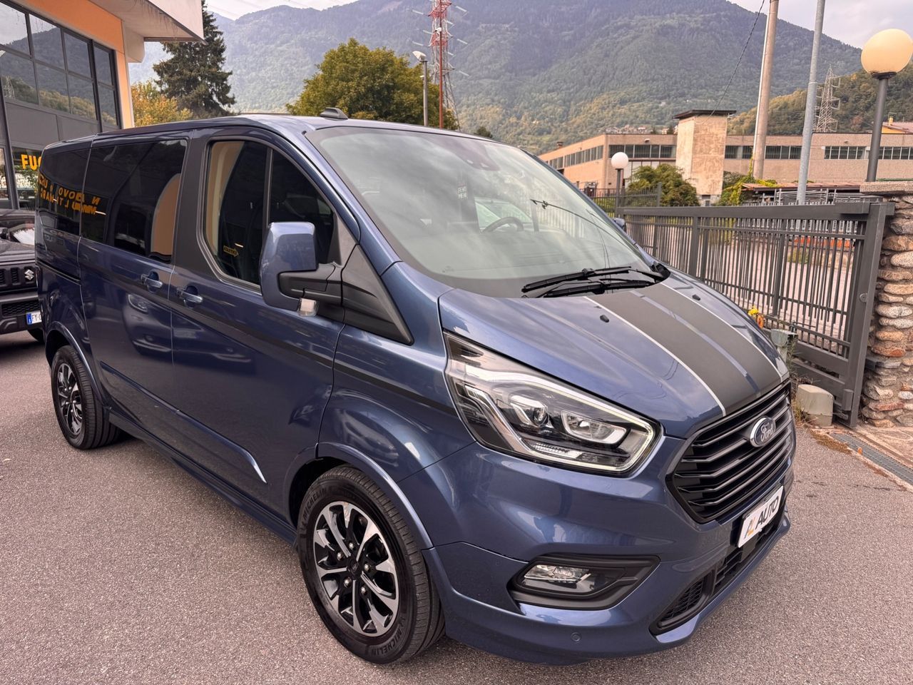 Ford Tourneo Custom 320 2.0 TDCi 185CV aut. PC T imagem 3