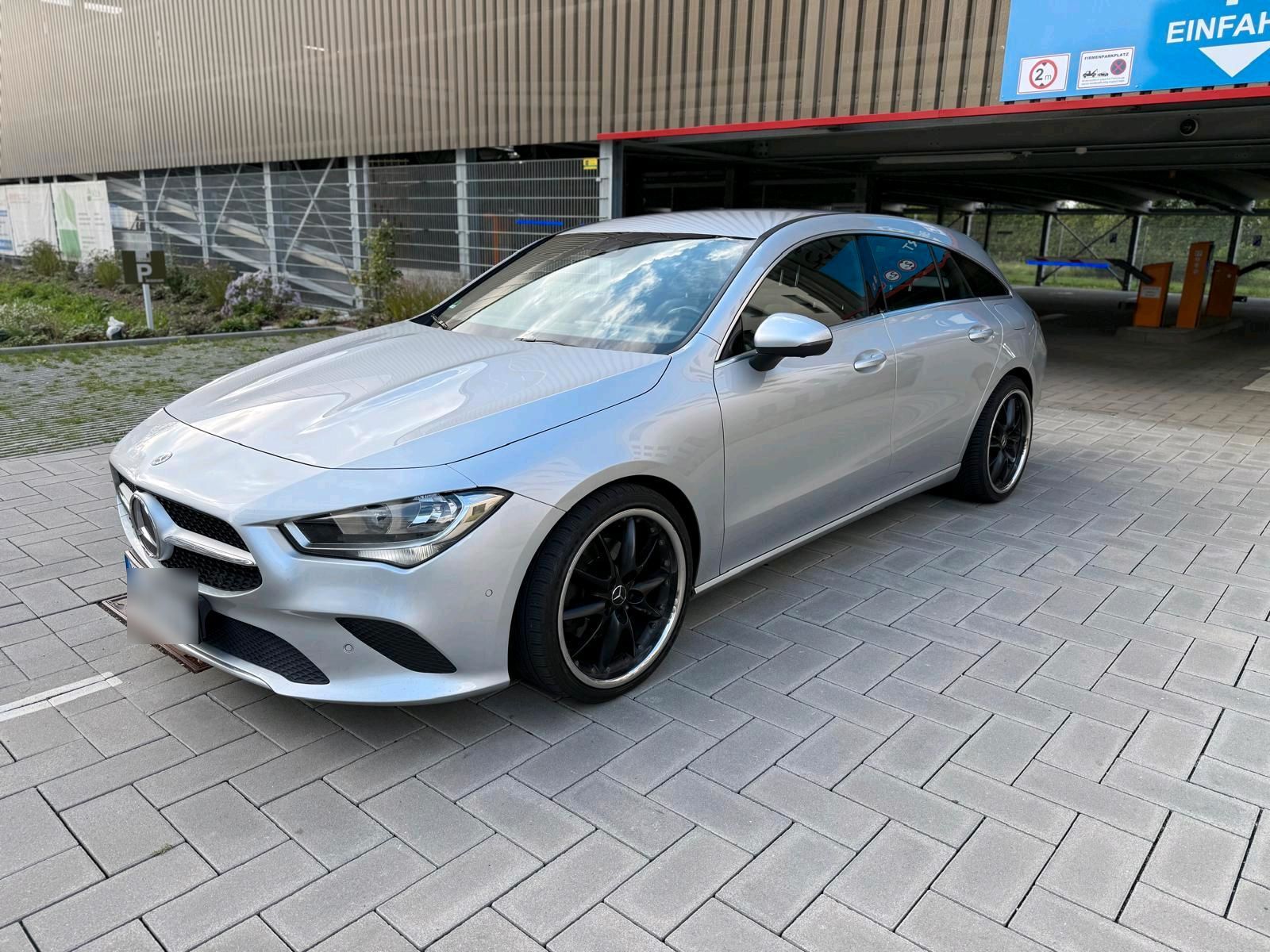 MERCEDES-BENZ CLA 180 Shooting Brake