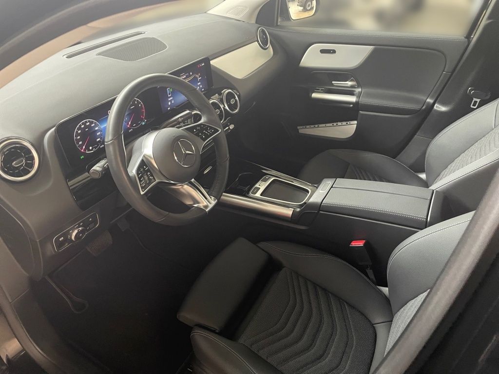 Fahrzeugabbildung Mercedes-Benz GLA 180 Progressive AHK Totwi. Navi LED SHZ KAM