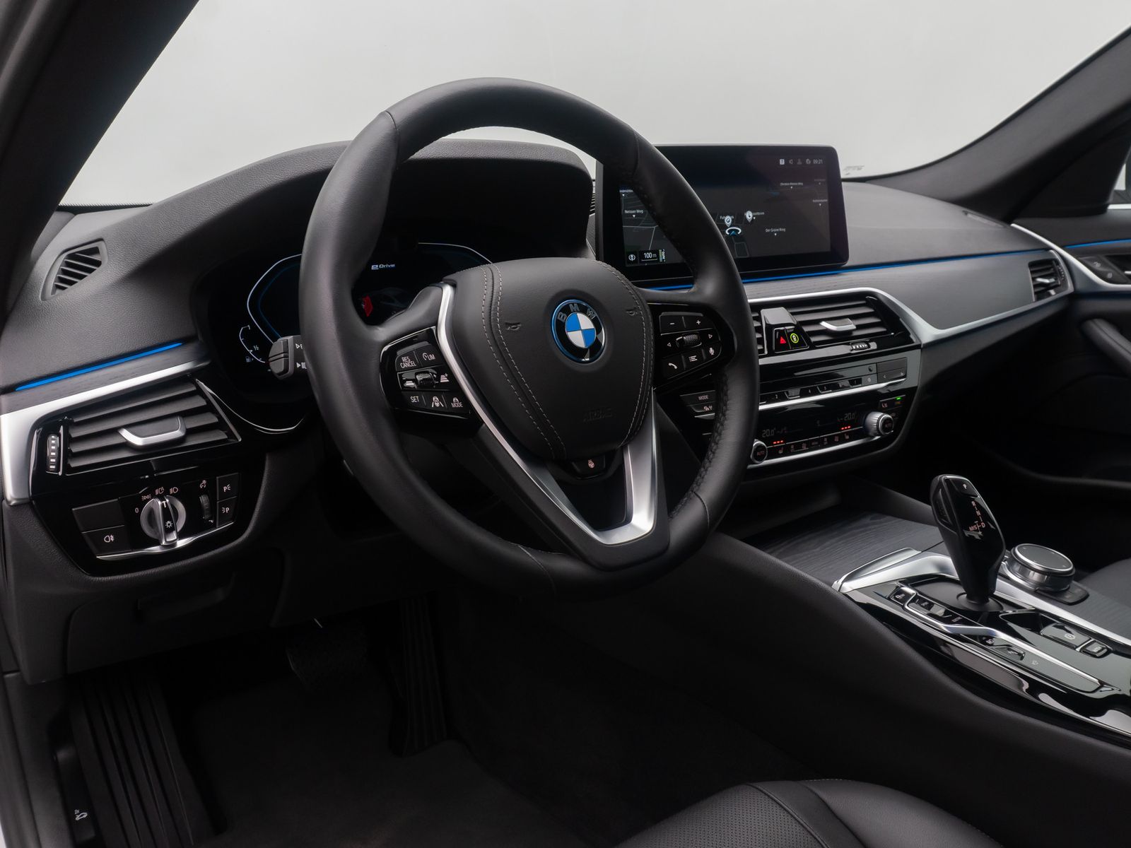 Fahrzeugabbildung BMW 530e ACC 360° HUD DAB Memory Alarm Leder Sport