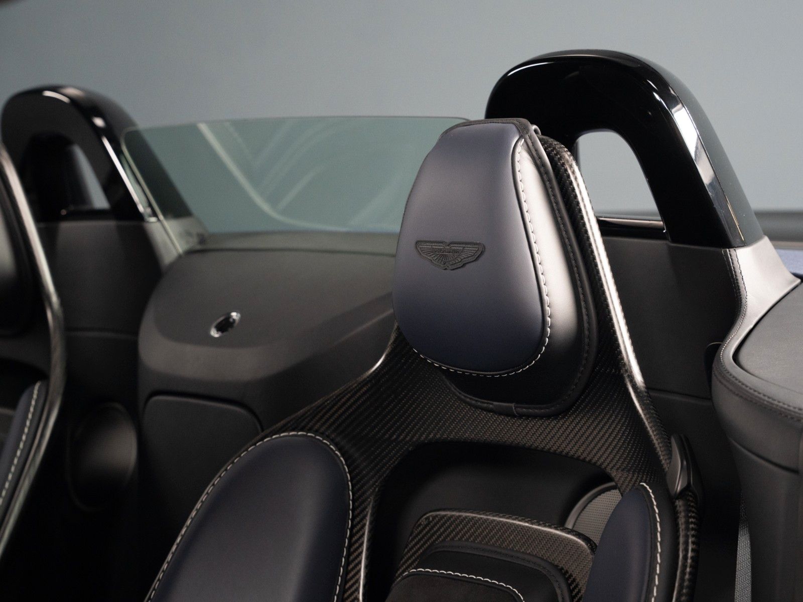 Aston Martin V12 Vantage - Bild 30