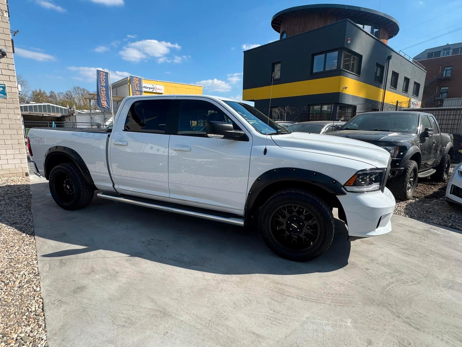 Dodge RAM. 5.7L V8 HEMI MDS VVT