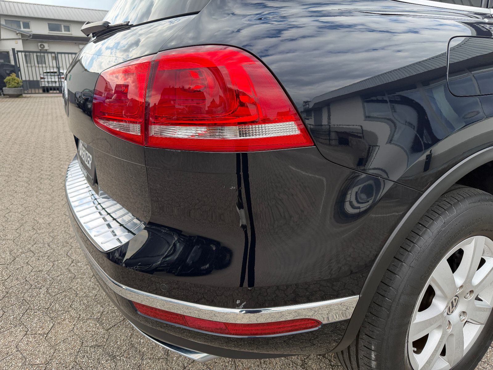 Fahrzeugabbildung Volkswagen Touareg V6 TDI Terrain Tech 4Mot/NAVI/LED/LEDER