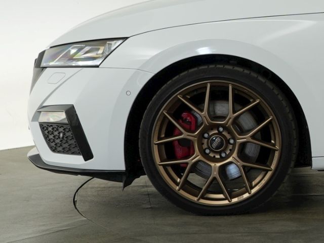 Octavia COMBI RS TSI DSG+AHK+LED+NAVI+RÜCKFAHRKA