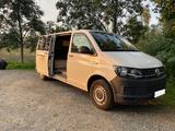 Volkswagen T6 mit liebevollem Camperausbau - VW Camper