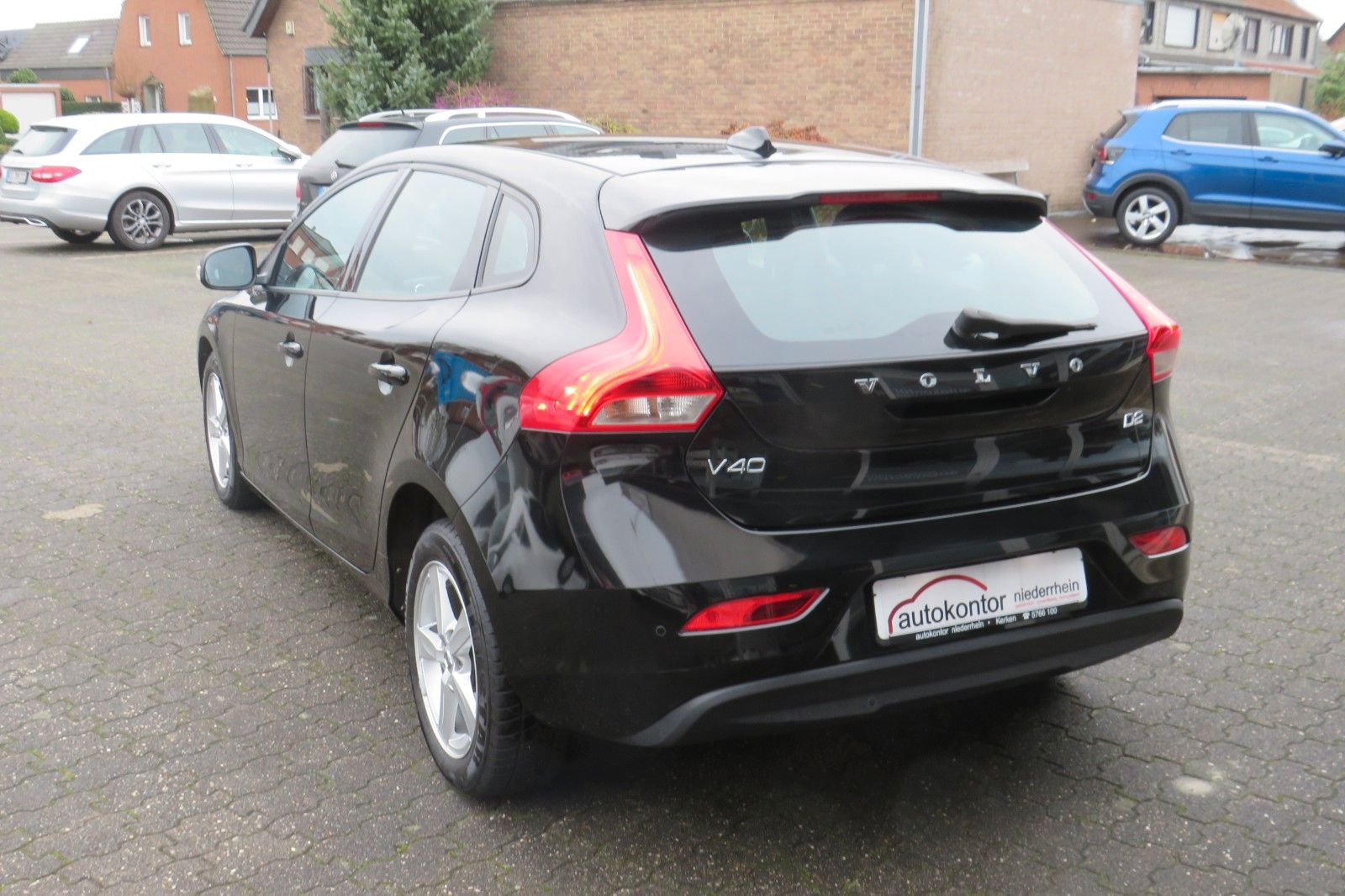 Fahrzeugabbildung Volvo V40 Kinetic NAVI TELVOR KLIMATRONIC 8-FACH ALU