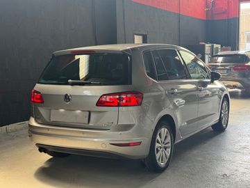 Volkswagen Golf - 10