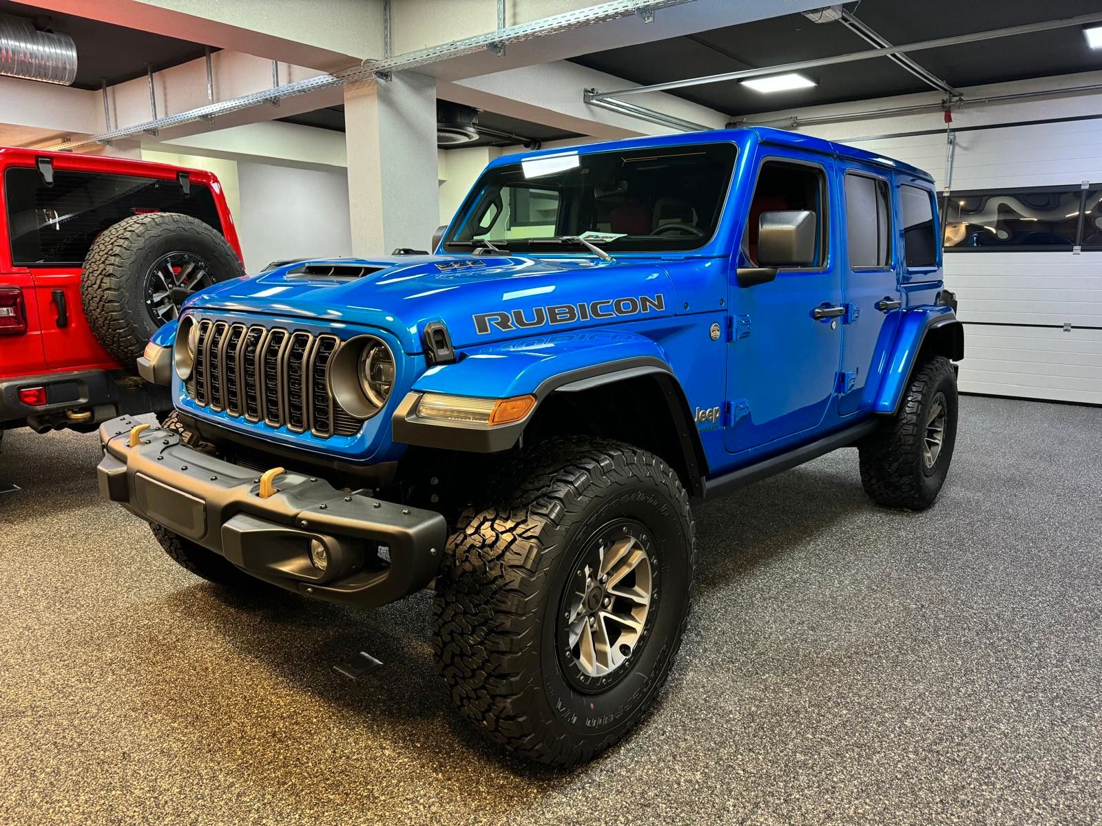 Fahrzeugabbildung Jeep RUBICON 392-6.4L HEMI V8-RECON 35"-STEEL BUMPER