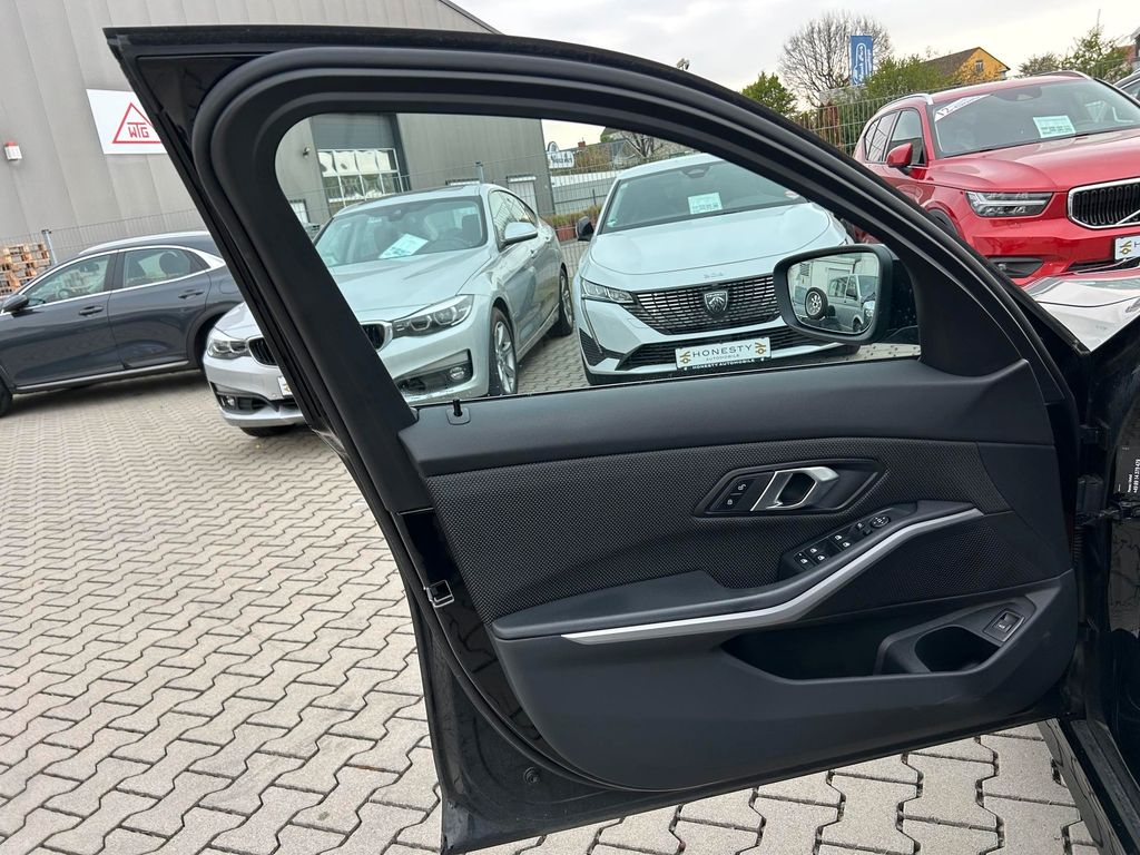 Car Image 27