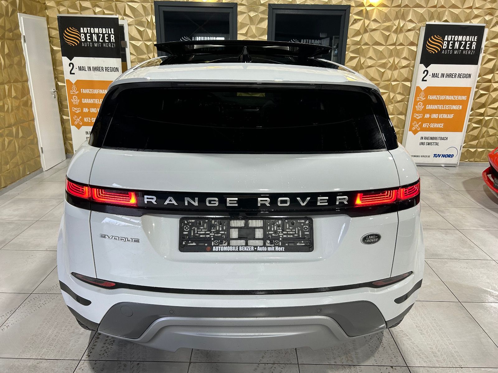 Fahrzeugabbildung Land Rover Range Rover Evoque Basis/PANO/APPLE/KAMERA/TEMPO