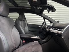Fahrzeugabbildung BMW 218i Active Tourer M Sport -- AHK/Pano/HeadUp