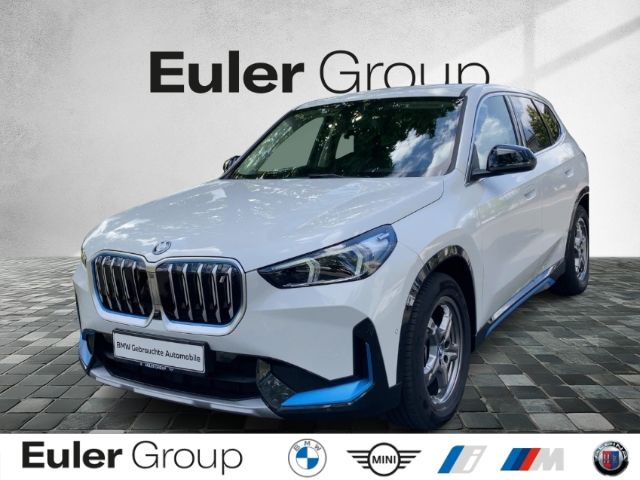 BMW iX1 xDrive 30 HUD AHK-klappbar 360° LED Komfortz