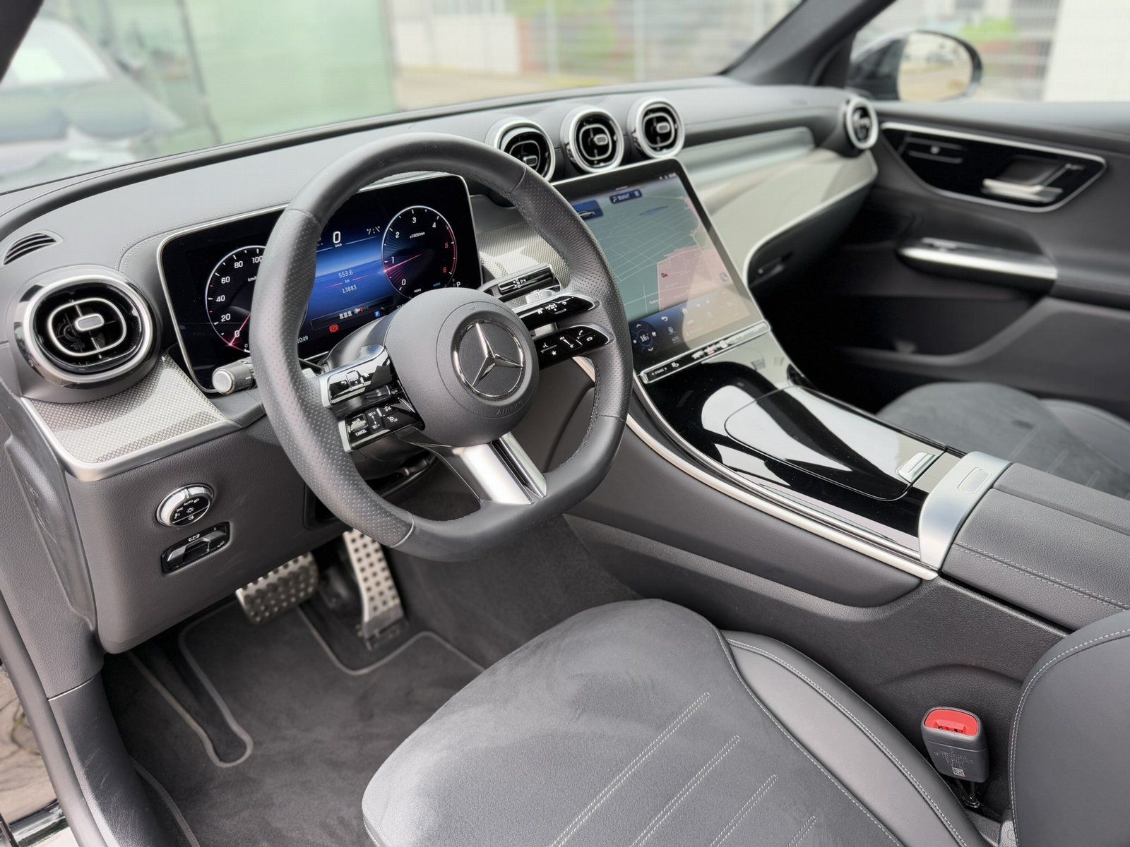 Fahrzeugabbildung Mercedes-Benz GLC 220 d 4M AMG*DISTRONIC*AHK*NIGHT-PAKET*KAMER