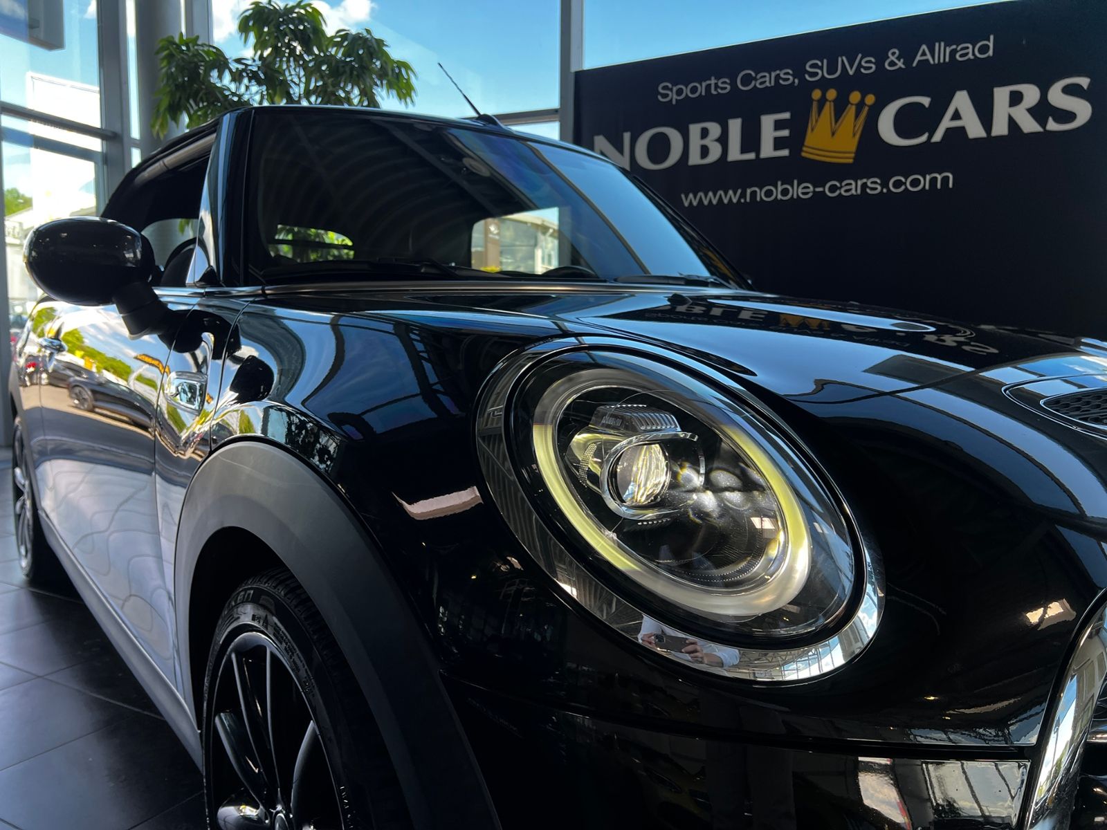 Fahrzeugabbildung MINI Cooper S Cabrio Chili LED NAVI SHZ
