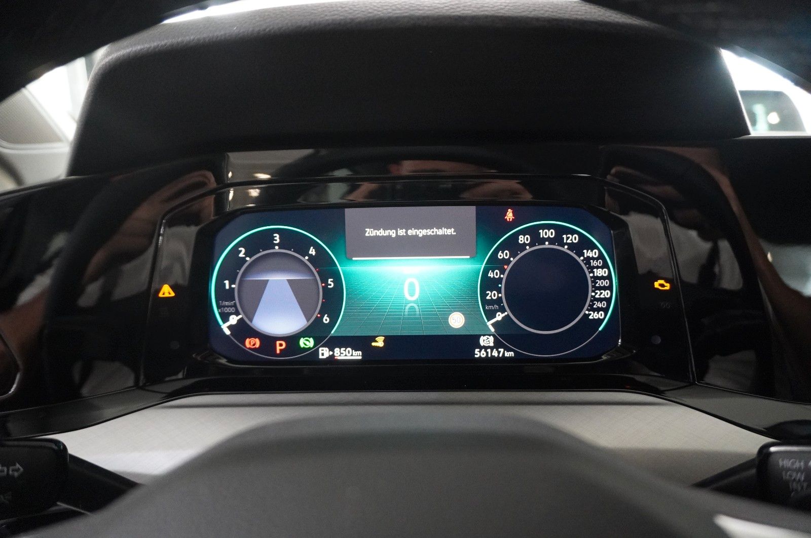 Fahrzeugabbildung Volkswagen Golf VIII Lim. 2.0 TDI LIFE DSG NAVI/LED/VIRTU.