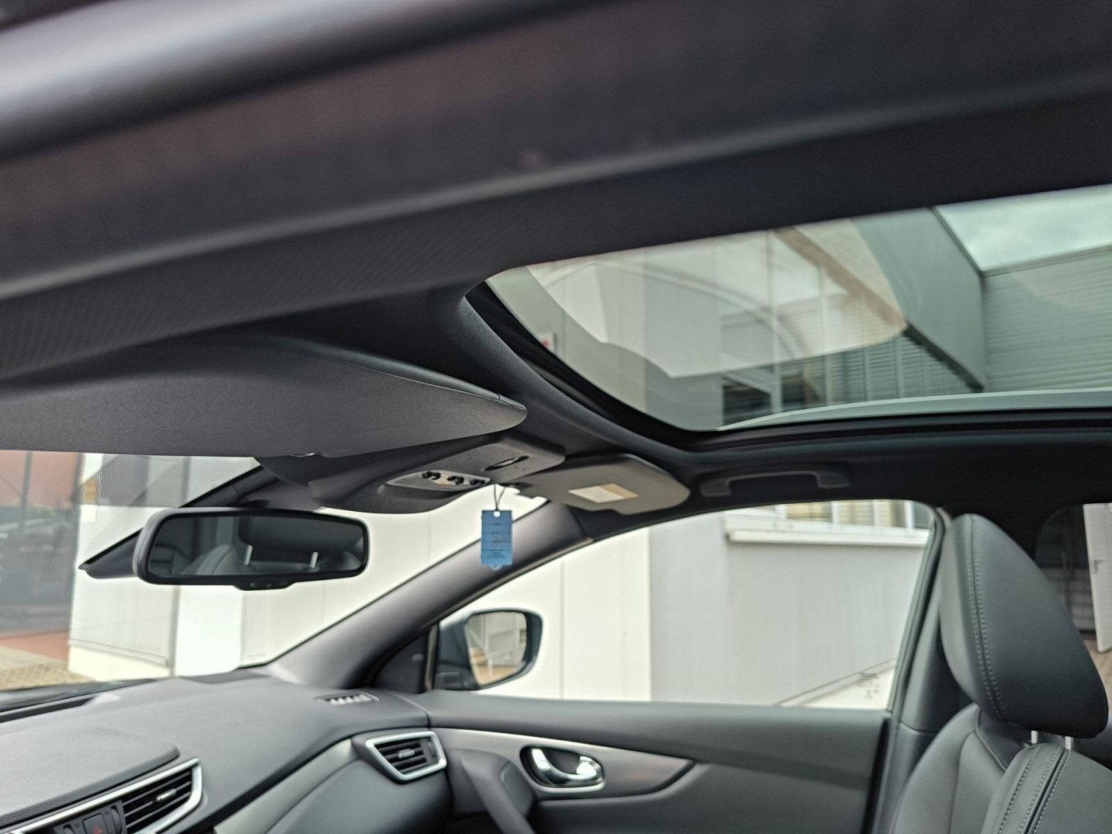 Fahrzeugabbildung Nissan Qashqai Tekna+ DCT 160 *Automatik*AHK*NAVI*PGD*A