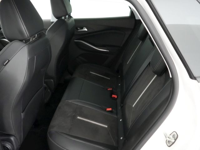 Grandland GSe PHEV 4X4 AT+AHK+NAVI+RÜCKFAHRKAMER