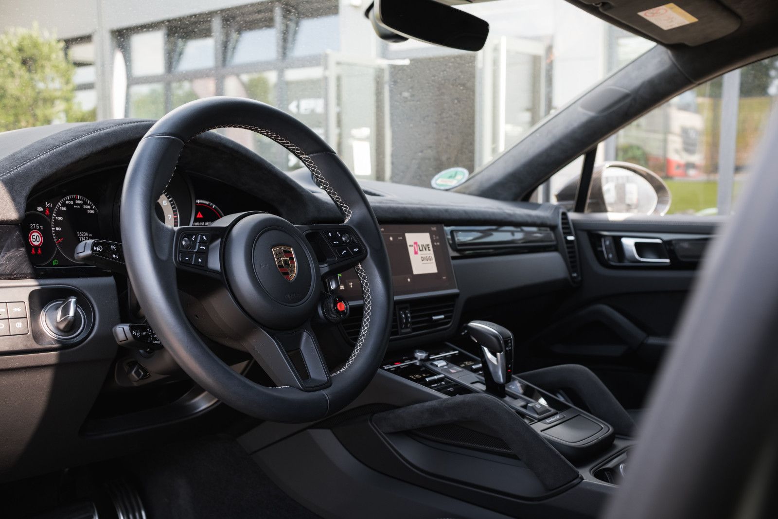 Fahrzeugabbildung Porsche Cayenne Coupe Turbo GT-Burmester-Keramik-1.Hand