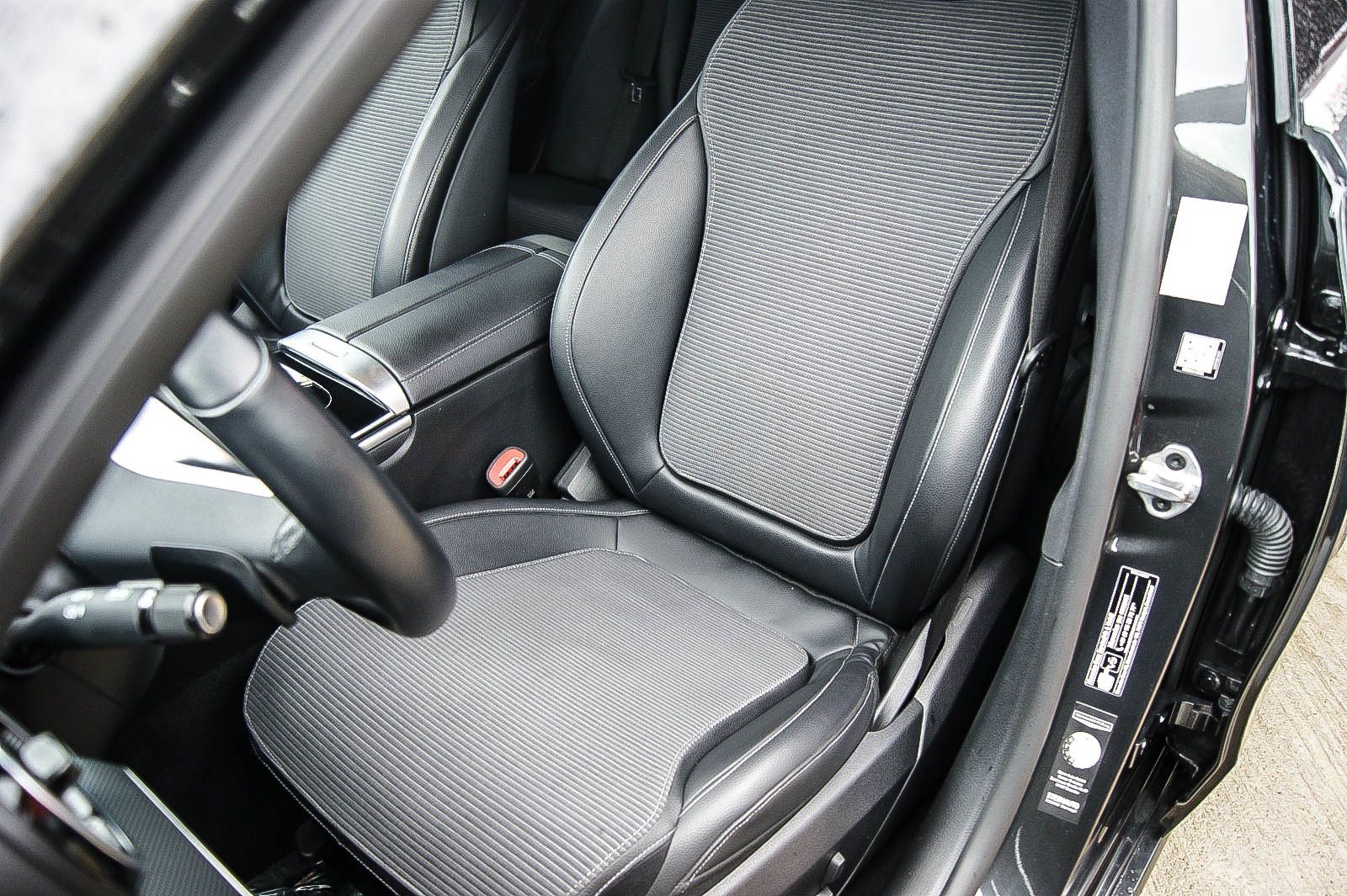Fahrzeugabbildung Mercedes-Benz C 220 T d Avantgarde 9G-Tronic W206 MBUX ACC DIG