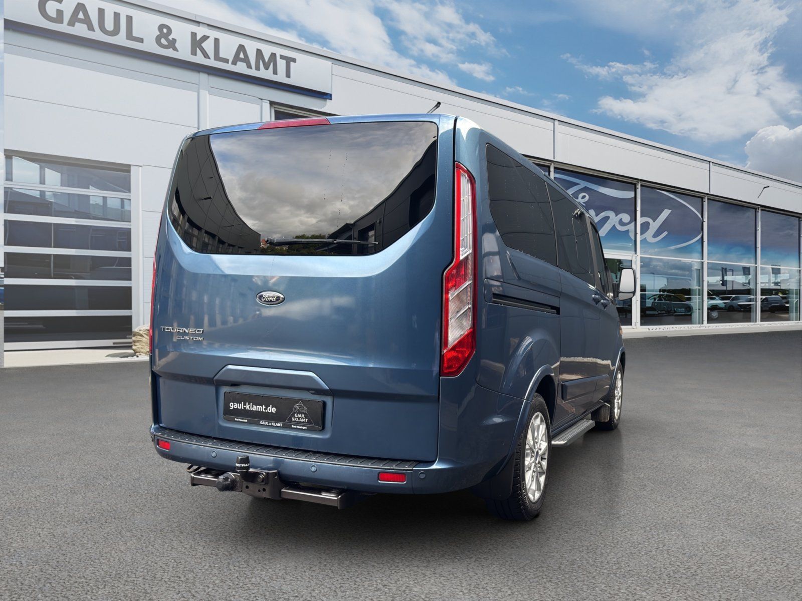 Fahrzeugabbildung Ford Tourneo Custom 2.0 TDi 320 L1 Titanium