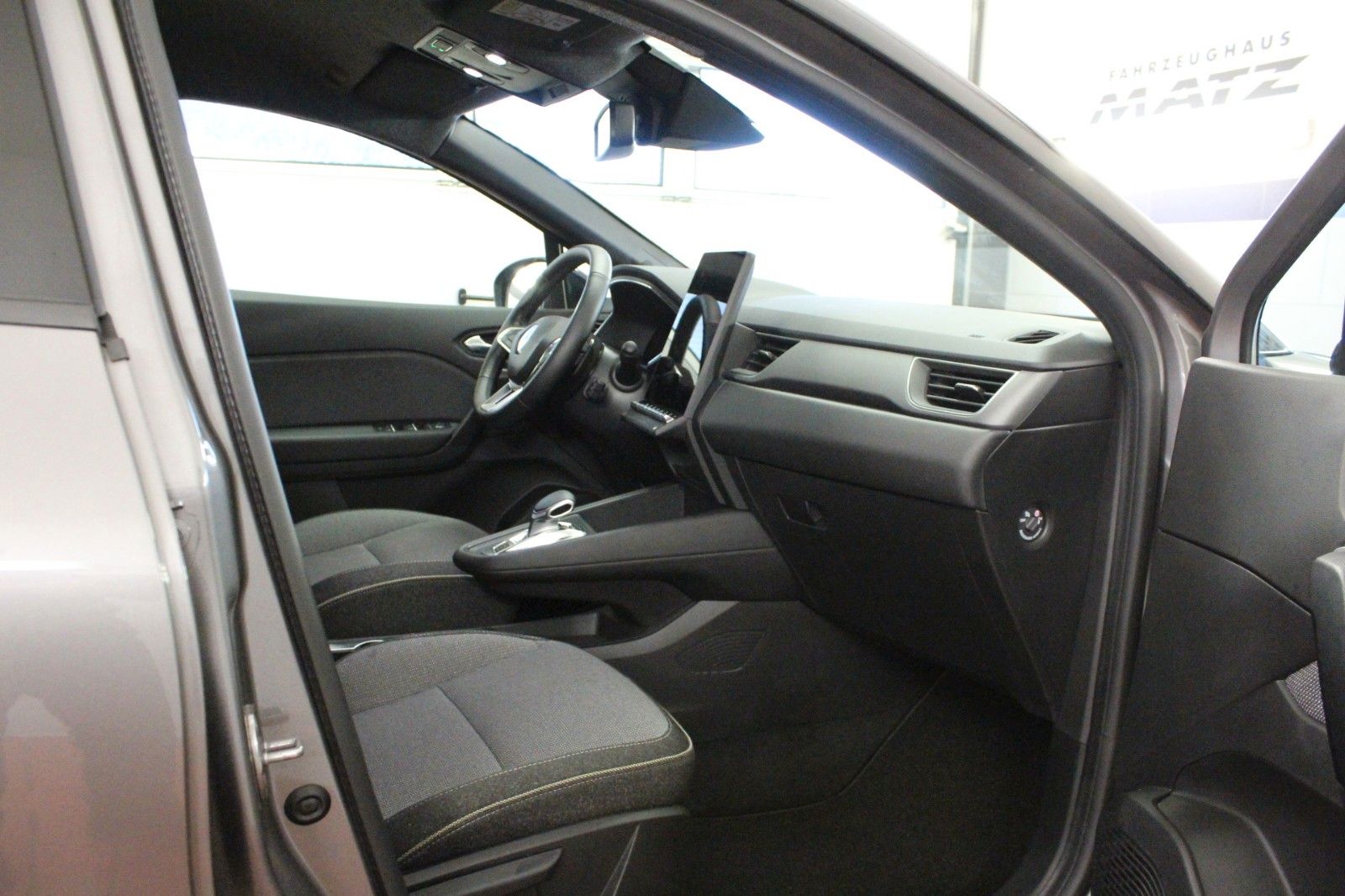 Fahrzeugabbildung Renault Captur Mild Hybrid 160 EDC Techno *Ganzjahresrei