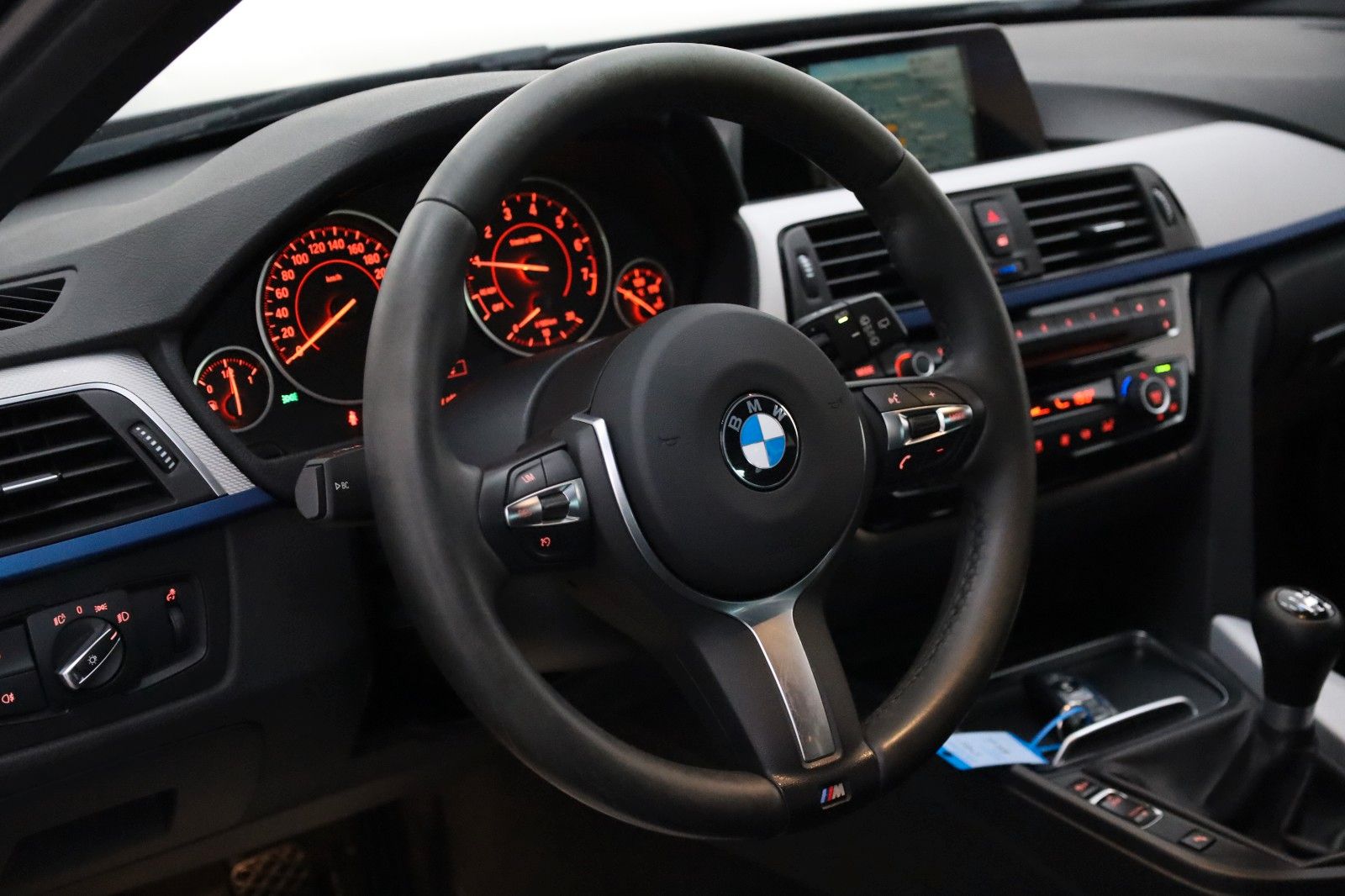 Fahrzeugabbildung BMW 320i Touring M Sport Alcantara,Navi,LED,Panorama