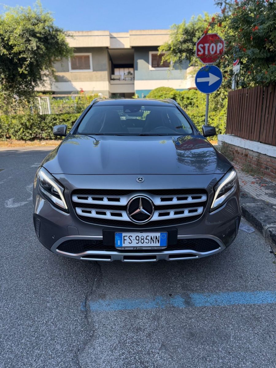 Mercedes-Benz Mercedes-benz GLA 200 d Automatic 4Matic Premium imagem 2
