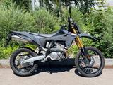 Suzuki DRZ-4S Enduro - AKTION! - WIE NEU! + LED Blinker - Suzuki Motorräder in München