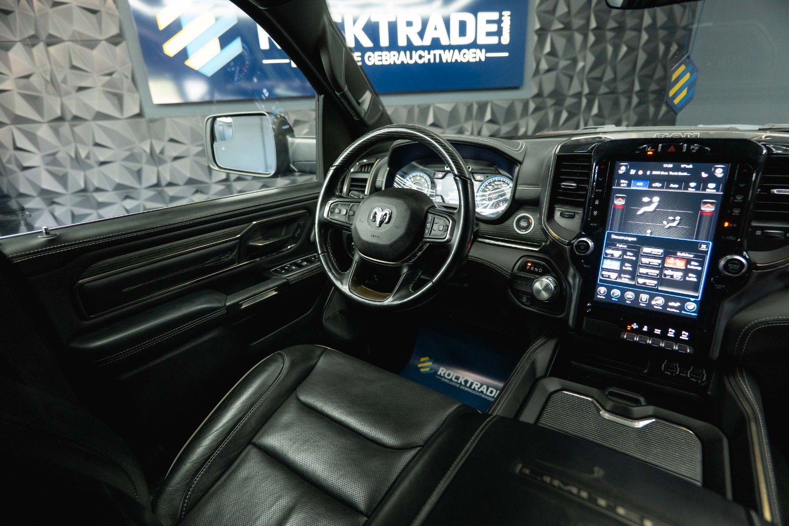 Fahrzeugabbildung Dodge RAM 5.7 V8 HEMI LIMITED Offroad FULL Options ACC