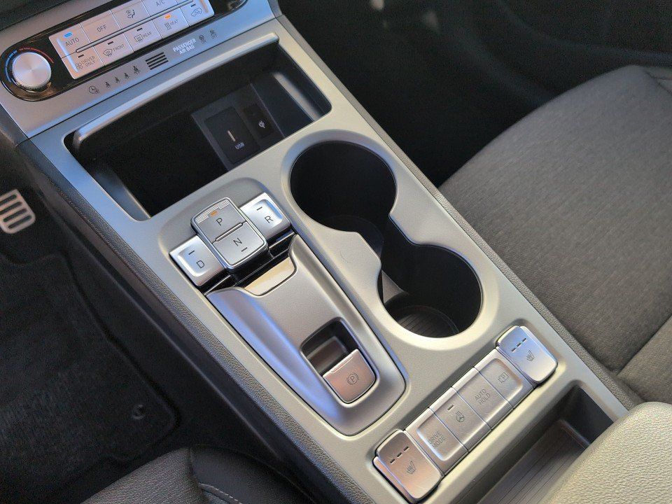 Fahrzeugabbildung Hyundai KONA EV 64kWh 484KM-RANGE PLUS-P GARANTIE10/28++