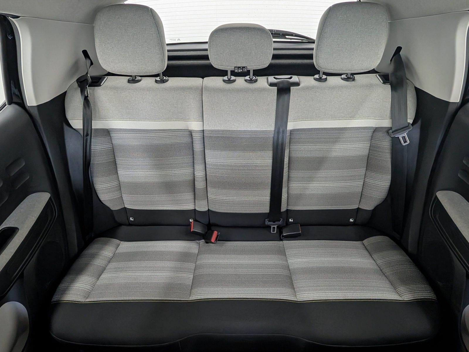 CITROEN C3  1.2 PureTech Shine Navi Pano NUR GEWERBE – Bild 14