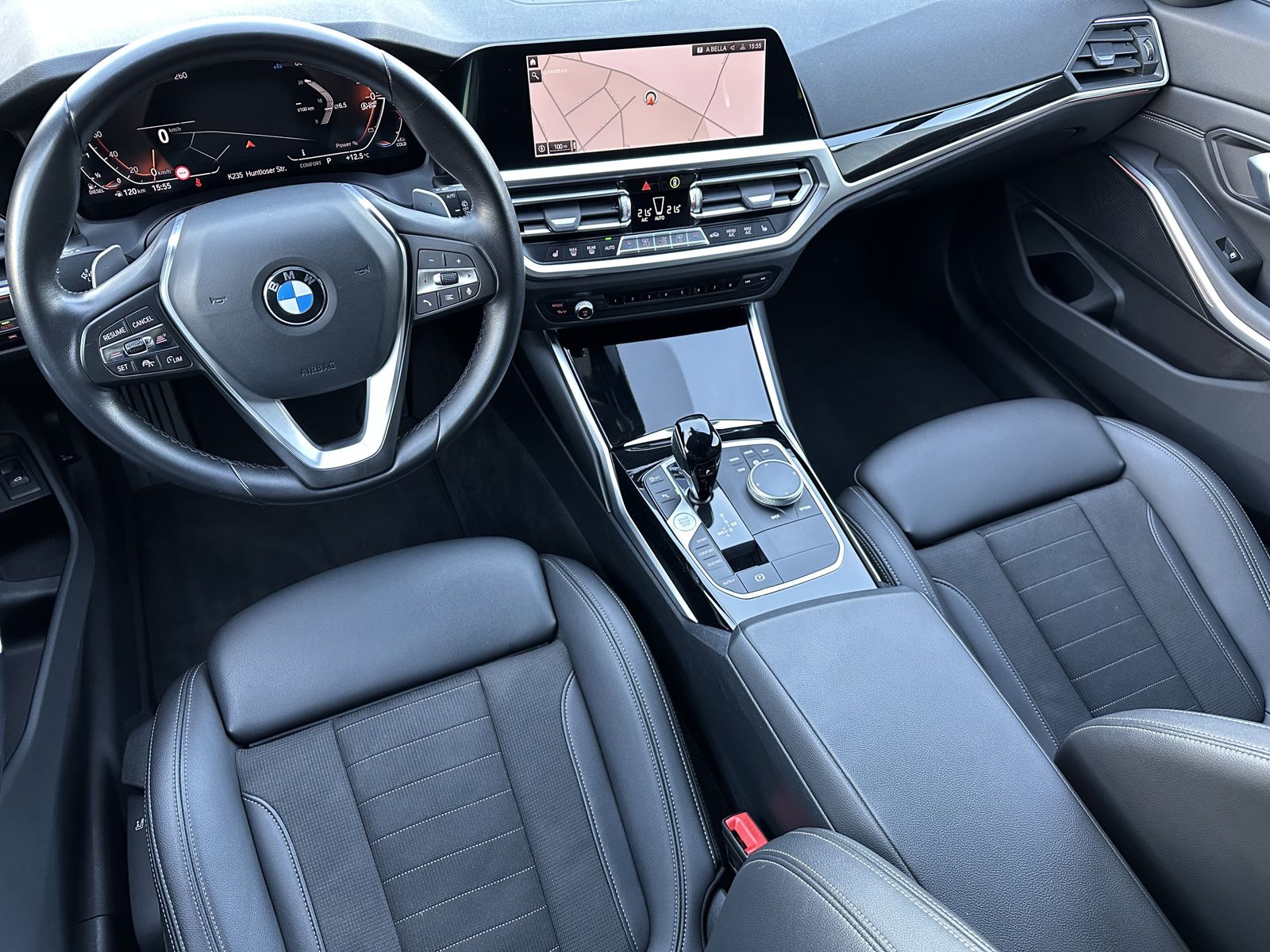 Fahrzeugabbildung BMW 320d Touring xDrive Sport-Line NAV+LED+ACC+KAM