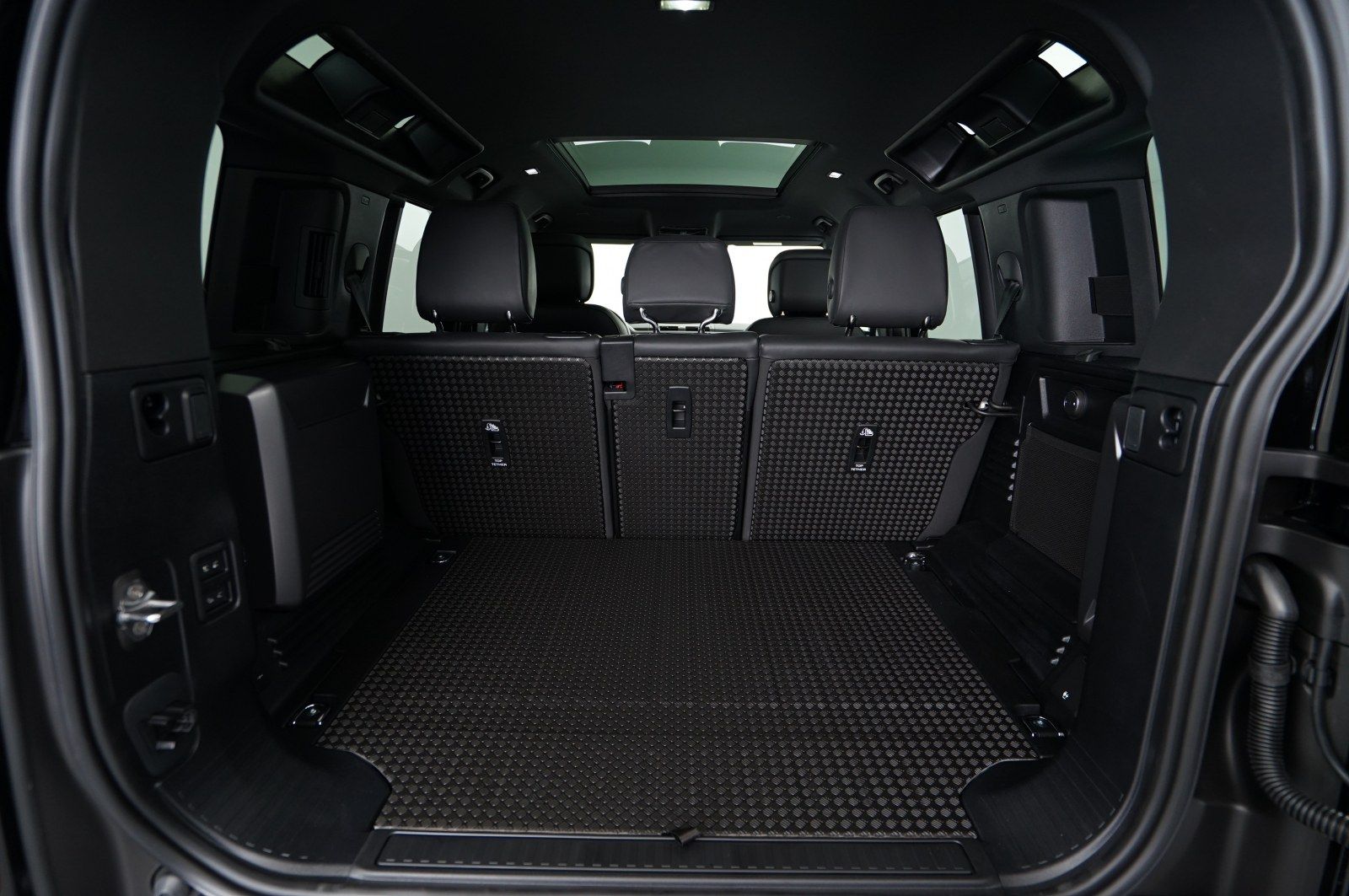 Land Rover Defender 110 D300 X-Danmic HSE AHK Pano HUD ACC foto 5