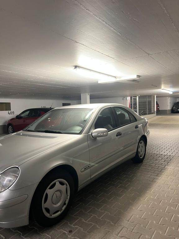 Mercedes-Benz C 180