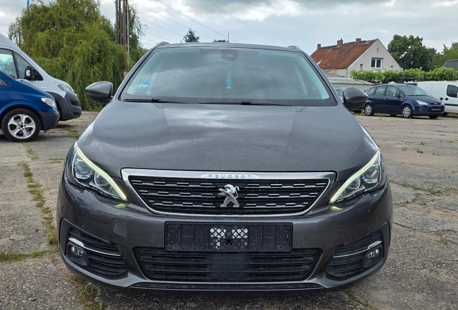 Peugeot 308 SW Active   Automatik, Navi, Panorama, AHK
