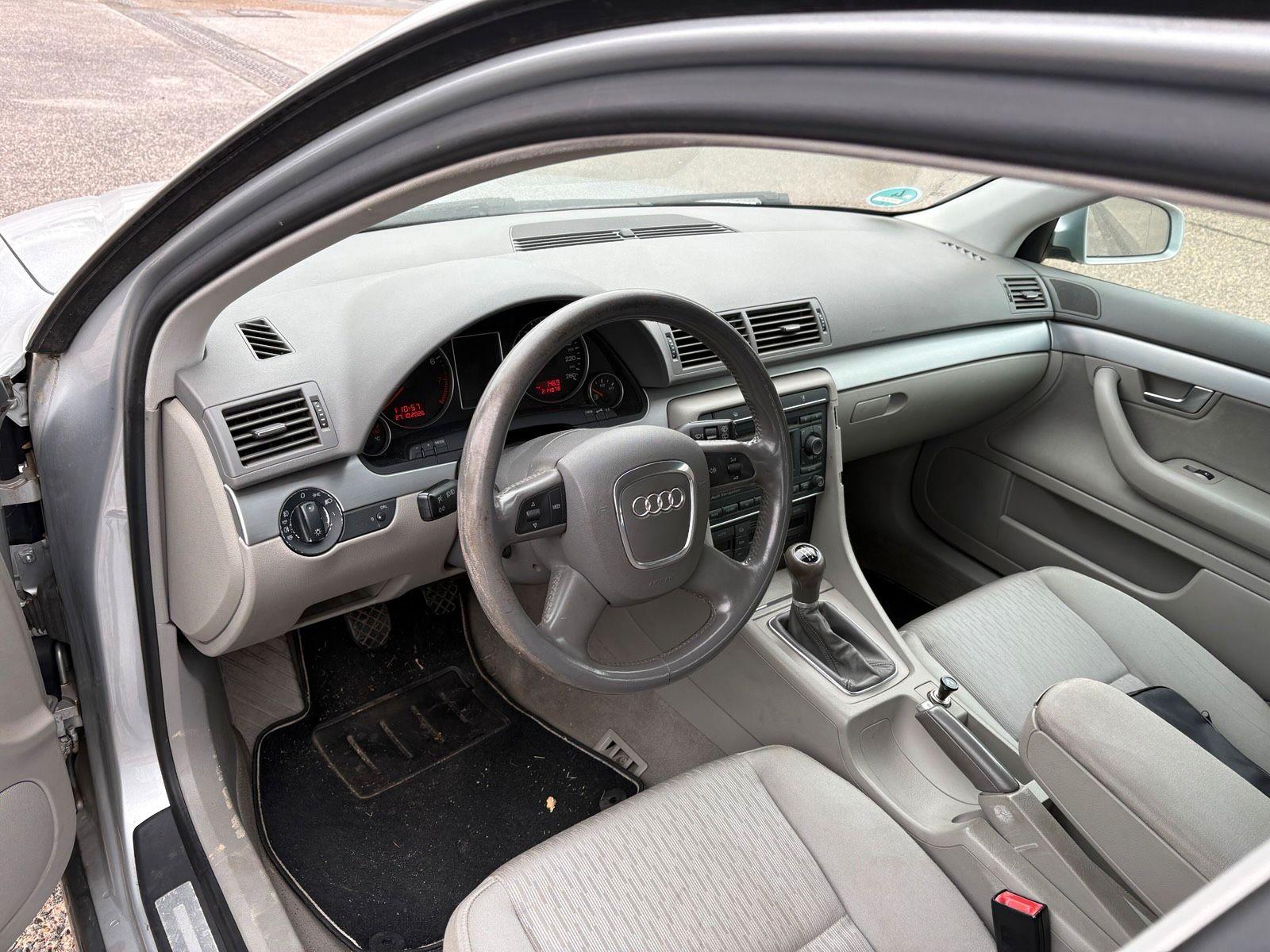 Audi A4 2006 — photo 7